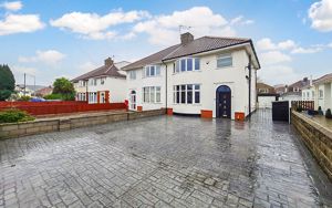 Front of house - click for photo gallery